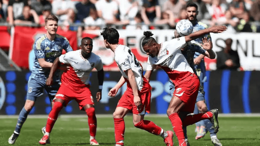 赛后荷甲焦点战，那不勒斯队长鼓劲，引发热议，团队化学反应显著的简单介绍-ayx